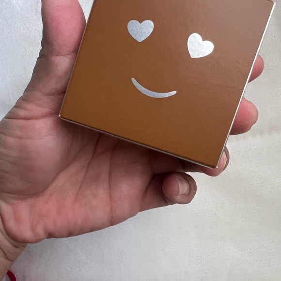 Benefit Velvet Powder Foundation #11 - Picture 4 of 6